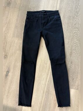 Joe's Jeans Black Skinny Jeans with Raw Hem size 26